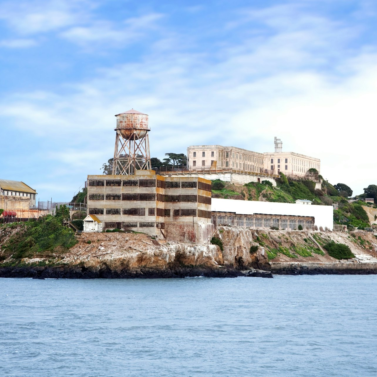 San Francisco: Alcatraz Tour + 1-Hour Bay Cruise - Photo 1 of 12